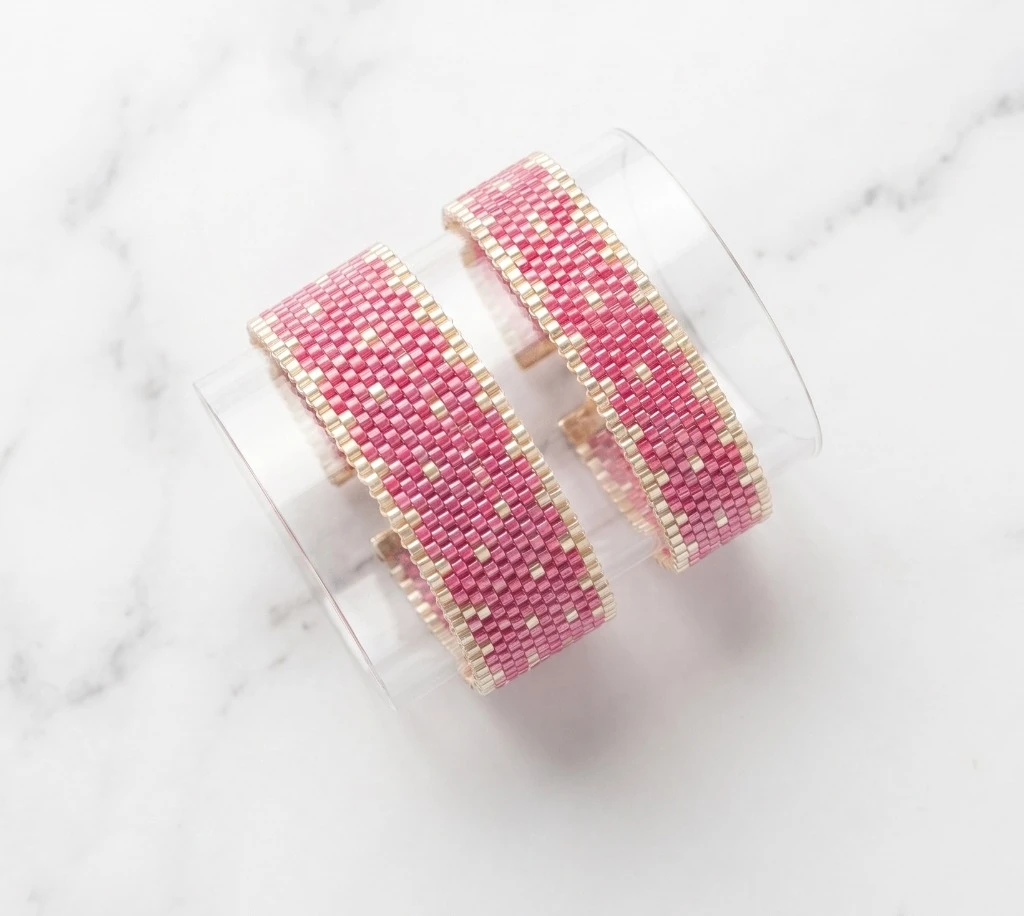 Pink Promise — парные браслеты из бисера для мамы и дочки в розово-золотых тонах от Tereshchenko Iryna